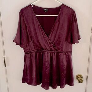 Torrid Size 1 plum satin wrinkle texture short sleeve surplice blouse